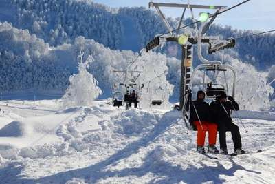 Kartepe'de kar kalınlığı 3 metreye ulaştı