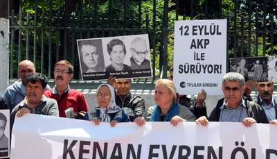 Galatasaray'da 'Kenan Evren' protestoları
