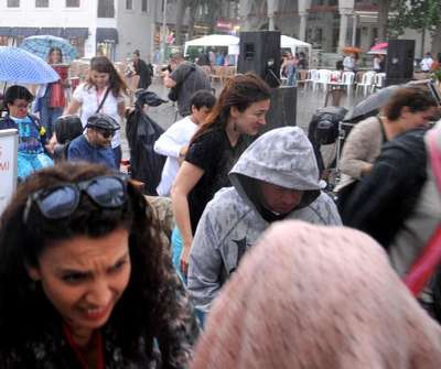 Bodrum'da yağmurun ardından denizin rengi değişti