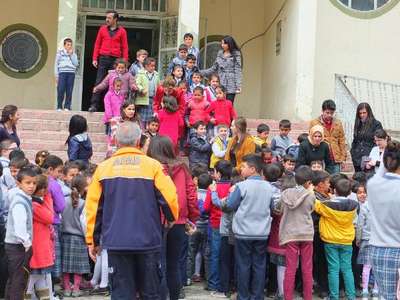 Okuldaki yangın tatbikatı habersiz velileri korkuttu