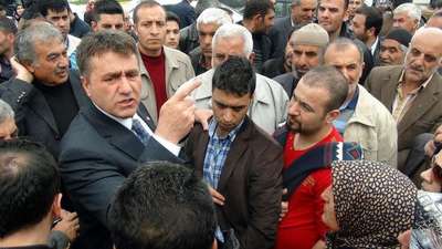 Erzurum'da konutzedelerin eylemine MHP adayı destek verdi