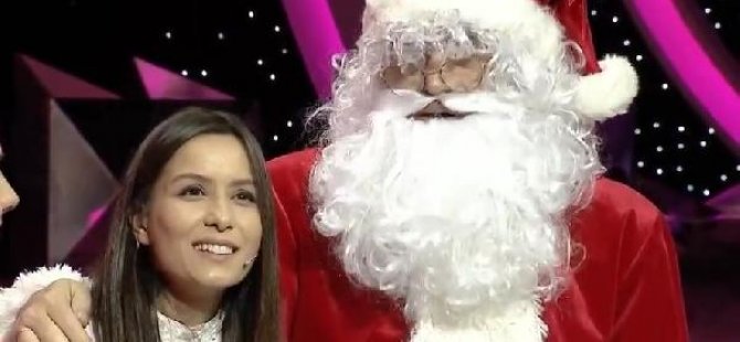 Başbakan Noel Baba kılığına girdi