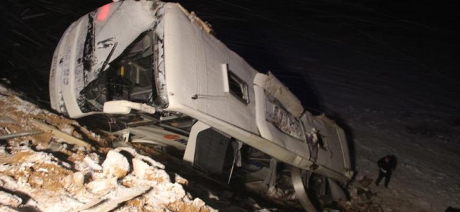 Otobüs uçuruma düştü: 48 ölü