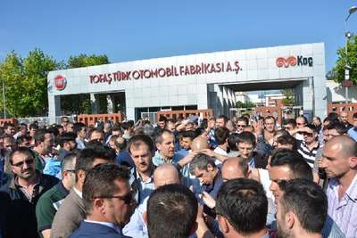 İşçilerden sendikayı protesto eylemi