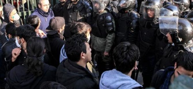 'İran İslam Cumhuriyeti' değil 'İran Cumhuriyeti'