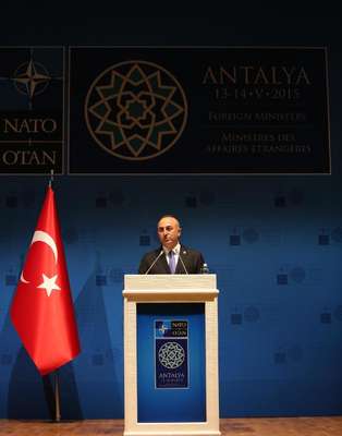 Çavuşoğlu: Eğit-donat tek başına yeterli olmayacaktır