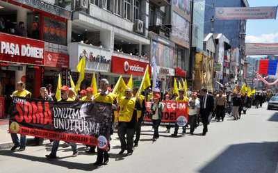 Soma’da ölen 301 maden işçisi Zonguldak’ta anıldı