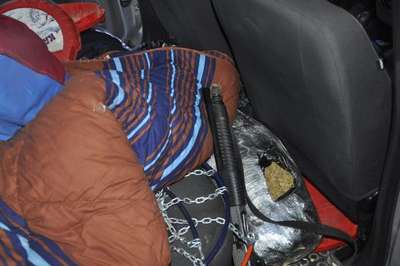 Plakası karla kapıtılan otomobilde 70 kilo esrar