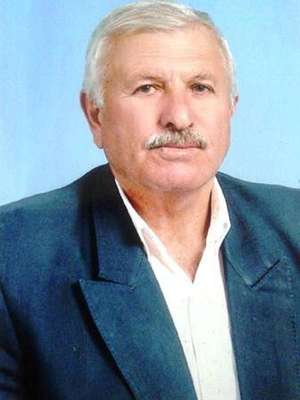 Meyve toplarken merdivenden düşüp öldü