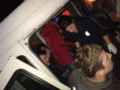 Zonguldak'ta minibüs istinat duvarına çarptı: 3 yaralı