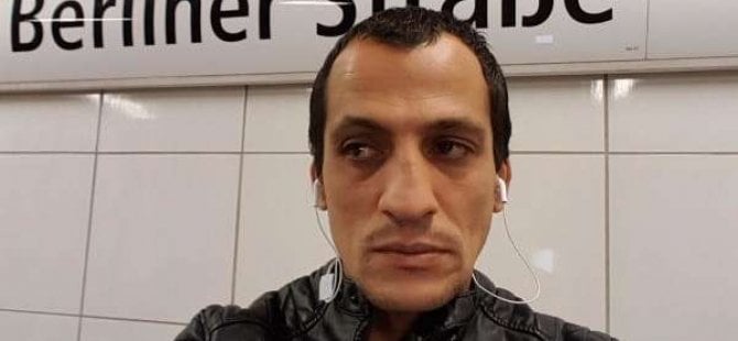 Çalıntı telefonla 'selfie' çekti