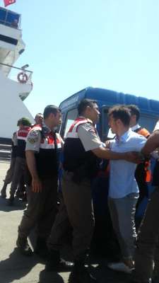 Emre Belözoğlu ile Beşiktaş taraftarları Gebze Eskihirar'da feribotta kavga etti (2)