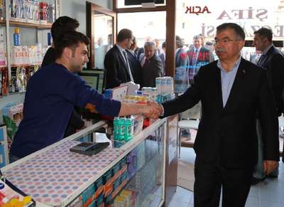 Bakan Yılmaz: Biz Türkiye'nin başını dik ettik