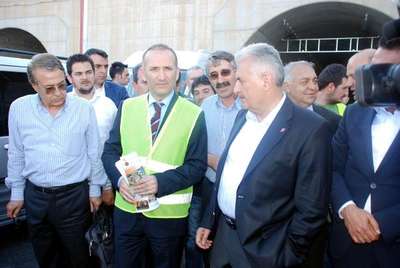 Binali Yıldırım: "Üst geçidi de belediye yapsın"
