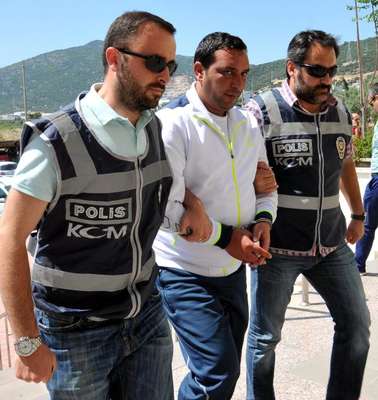 Suriyeli insan kaçakçısı rezidansta yakalandı