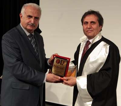 50'sinde ikinci diplomasını aldı