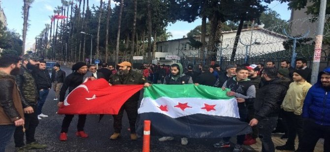 Suriyeliler: Bizi de Afrin'e gönderin