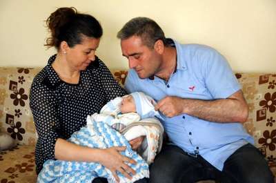 12 aşılama, 4 tüp bebek tedavisinden sonra doğal yolla anne baba oldular