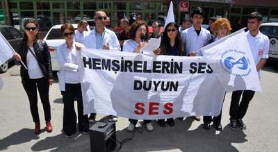 Hemşireler çalışma koşullarını protesto etti