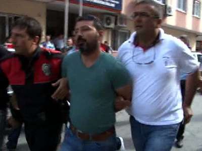 Mersin'de müteahhit, arsa sahibini tapu dairesinde bıçakladı