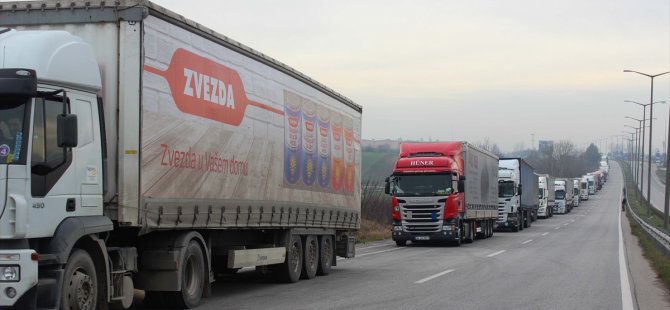 Kapıkule'de yaz-kış kuyruk çilesi
