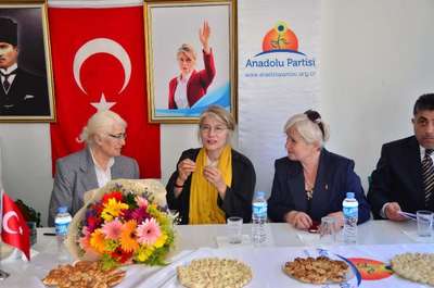 Emine Ülker Tarhan: Yargı öldü, yerine alışveriş mağazası yapabilirler
