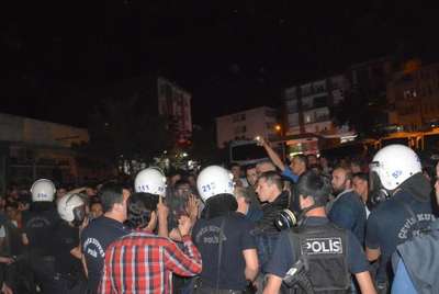 Saray’da HDP'nin seçim bürosu taşlandı