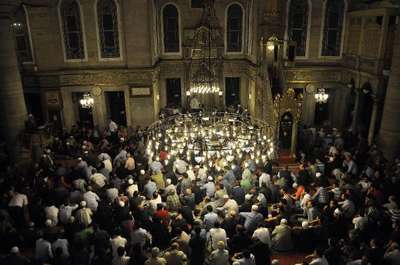 Miraç Kandili'nde Eyüp Sultan Camii'ne akın ettiler...