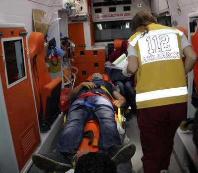 Zonguldak'ta, otomobil minibüsle çarpıştı: 9 yaralı