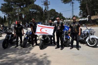 Kıbrıs'tan Çanakkale şehitlerine şehit toprağı