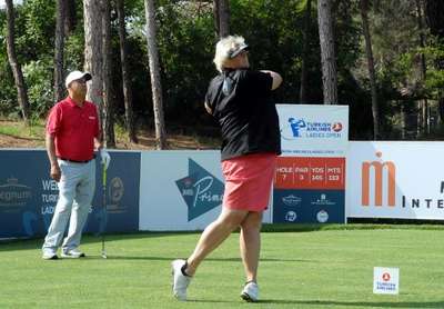Dışişleri Bakanı Çavuşoğlu golf oynadı