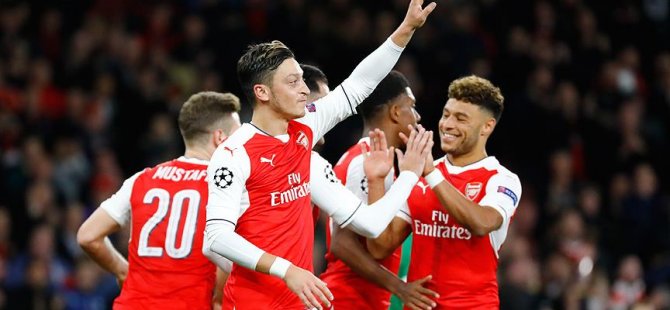 Arsenal, Mesut'un sözleşmesini yeniledi