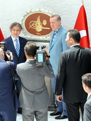 Cumhurbaşkanı 2'inci Abdülhamit'in tuğrasını inceledi