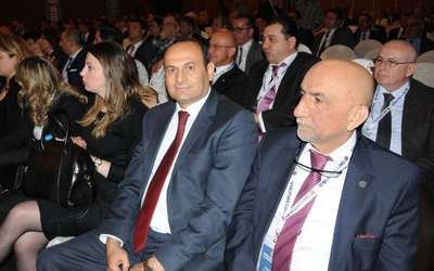 TBB Başkanı Feyzioğlu'na plaket protestosu