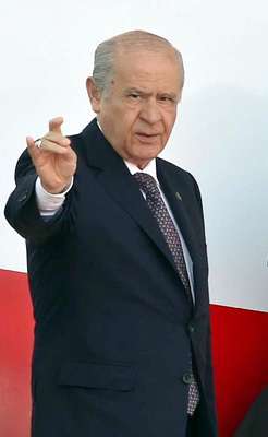 Antalya'da konuşan Bahçeli: Kaçınız bir hafta tatil yapabildi?