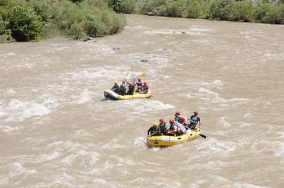 Zap Suyu'nda rafting heyecanı