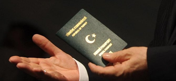Konsolosluk pasaportuna el koydu