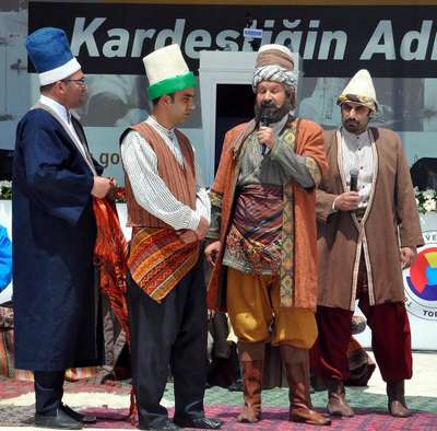 Gümrük Bakanı Canikli, Şed kuşandı