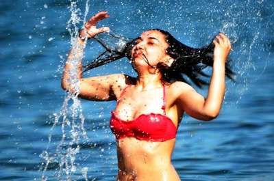 Bodrum plajları turistlerin akınına uğradı