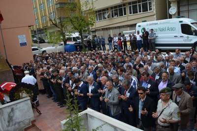 Oktay Ekşi'nin eşi Prof.Dr. Aysel Ekşi, Ordu'da toprağa verildi
