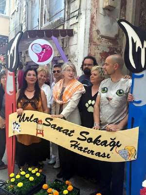 Emine Ülker Tarhan'dan Urla ziyareti