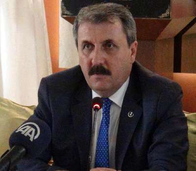 Destici: Başbakan, 'Suriye'nin hava aracını düşürdük' diye seviniyor