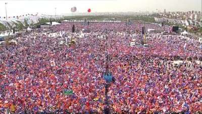 AK Parti'nin İstanbul Maltepe mitinginde Mursi'nin konuşması dinletildi