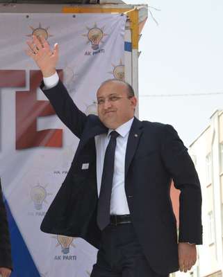 Akdoğan'dan HDP'ye: Barajı aşarsan 'Özerklik ilan ediyoruz' demeyeceğinin garantisi var mı? (2)