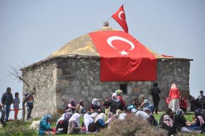 125 yıldır dargınları barıştırıp yağmur ve şükür duası ediyorlar