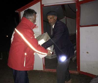 Kızılay yine afetzedenin yanında