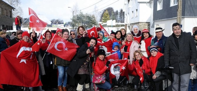 Belçika'nın 'Türk Köyü'nde karnaval coşkusu