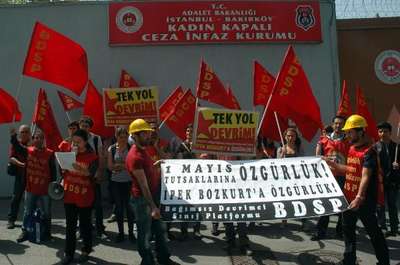 Bakırköy’deki Kadın Kapalı Ceza İnfaz Kurumu önünde eylem