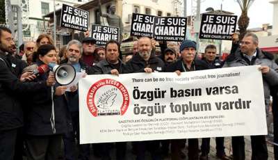 Antalyalı gazeteciler 'basına özgürlük' istedi