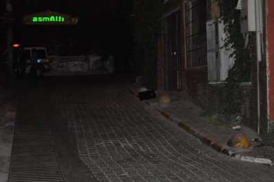 İzmir'de sahipsiz çanta bomba paniğine neden oldu